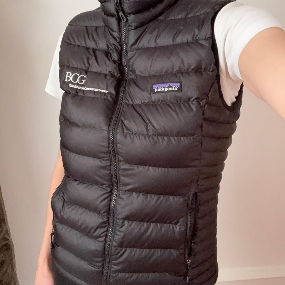 Patagonia Black Women's Down‎ Sweater Vest - Small with Logo - Picture 2 of 9